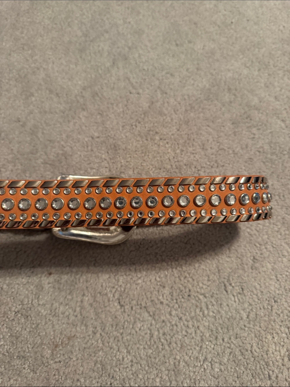 Western-Style Bling Tan Belt with Ornate Silver Buckle Med - Picture 4 of 7